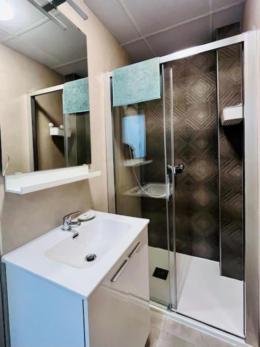 Lovely Apartment Close By City Center Малага Экстерьер фото